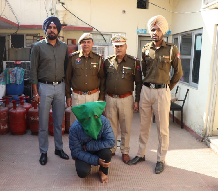 जालंधरः गाड़ियां चुराने वाले गिरोह का 1 सदस्य गिरफ्तार, देखें विडियो