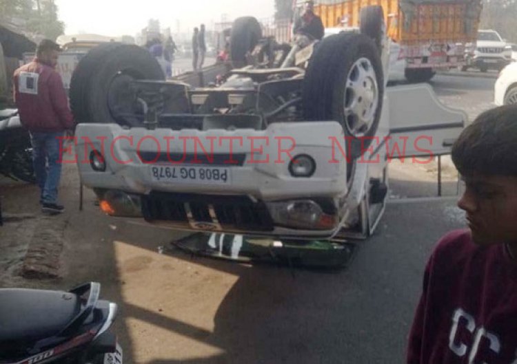 जालंधरः ट्रक और पुलिस गाड़ी की भयानक टक्कर, दो अधिकारी घायल