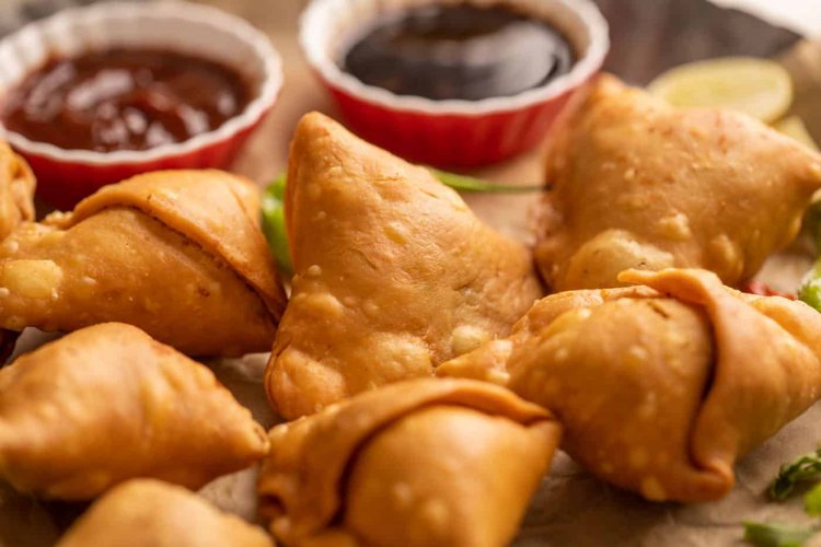 अब लगेगी ‘समोसे’ पर पाबंदी! ,  बनाने, खरीदने और खाने पर मिलेगी सज़ा..