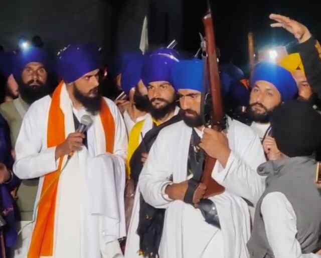 जालंधरः लतीफपुरा पहुंचे वारिस पंजाब दे मुखिया अमृतपाल सिंह