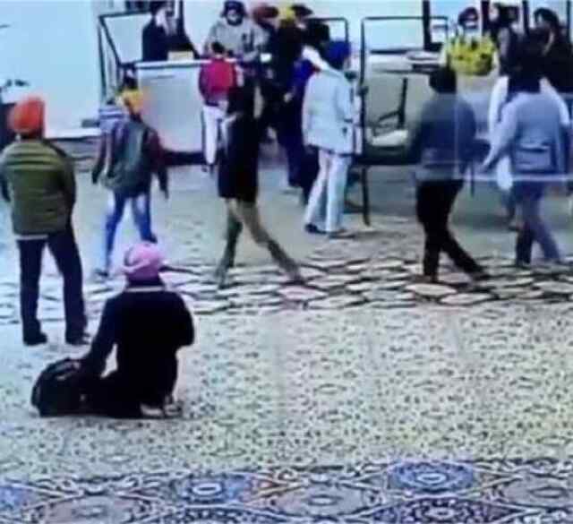 जालंधरः गुरुद्वारा माडल टाउन में कुर्सियों की तोड़फोड़ और जलाने की CCTV आई सामने