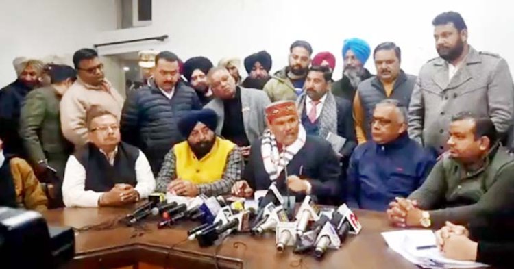 जालंधरः लतीफपुरा मामले को लेकर जानें क्या बोले SC कमीशन के चेयरमैन विजय सांपला, देखें वीडियो