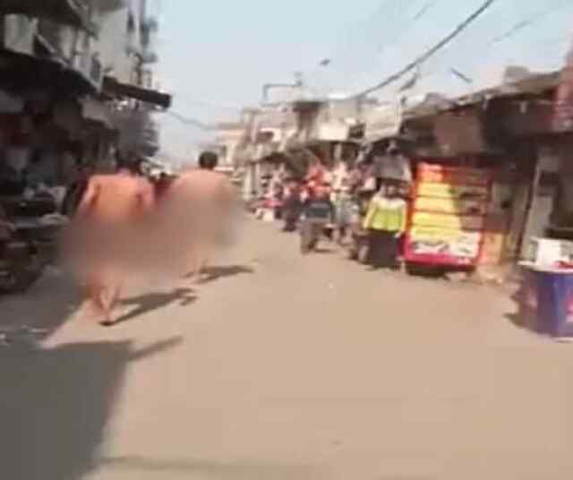 पंजाबः स्नैचरों की नग्न अवस्था में हुई धुनाई