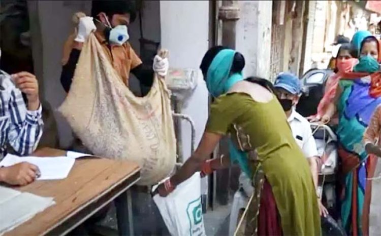केंद्र सरकार का ऐलानः जानें कब तक 81 करोड़ भारतीयों को मिलेगा फ्री राशन