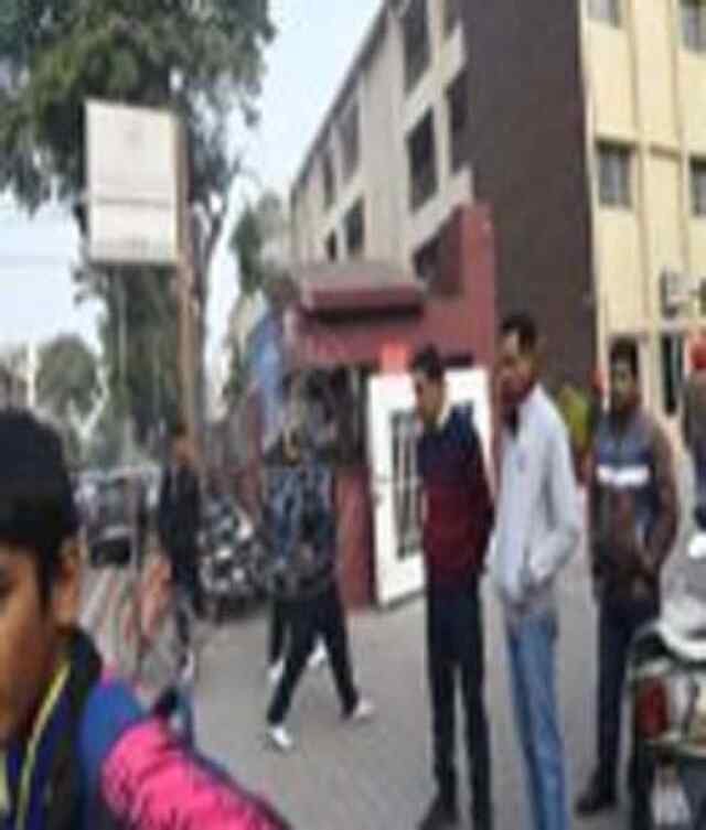 पंजाबः स्टूडेंट्स ने साथियों सहित टीचर पर तेजधार हथियारों से किया हमला 