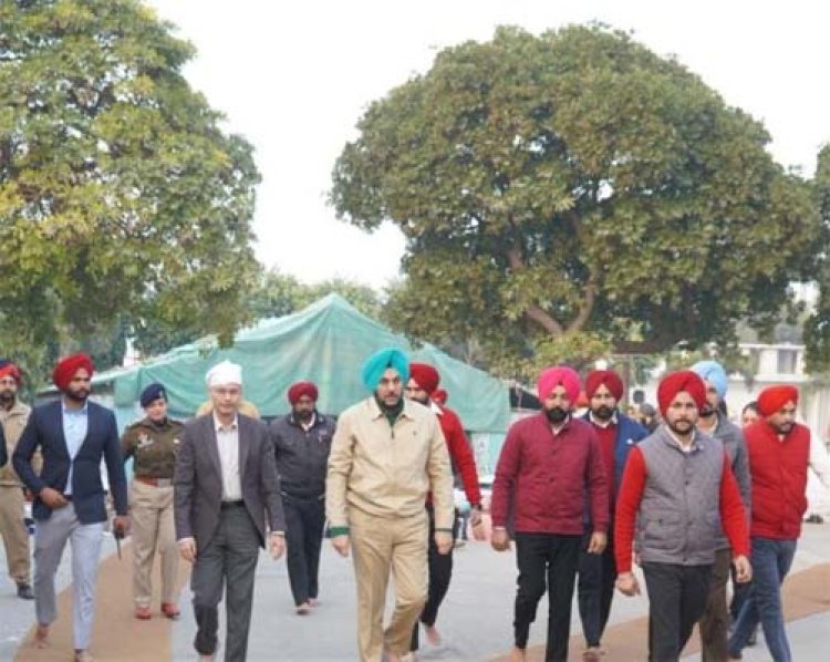 पंजाबः शहीदी जोड़ मेले में सुरक्षा को लेकर गुरुद्वारा साहिब पहुंचे DGP गौरव यादव और DIG गुरप्रीत भुल्लर