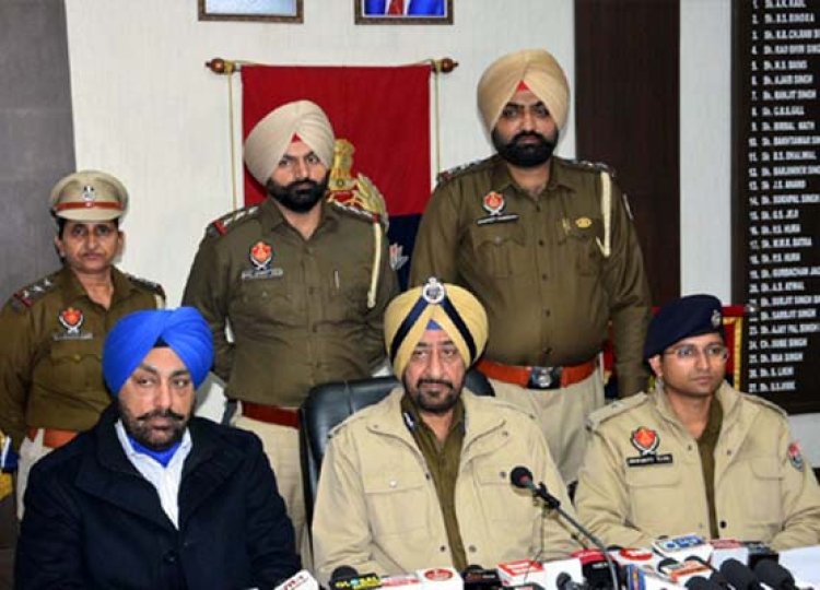 पंजाब  पुलिस ने फैक्टरी में छापेमारी कर 6 को किया गिरफ्तार