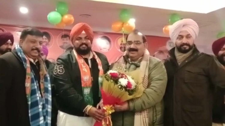 जालंधर: बीजेपी के पंजाब प्रधान अश्विनी शर्मा ने नए चेहरे को पार्टी में किया शामिल, देखेंं वीडियो