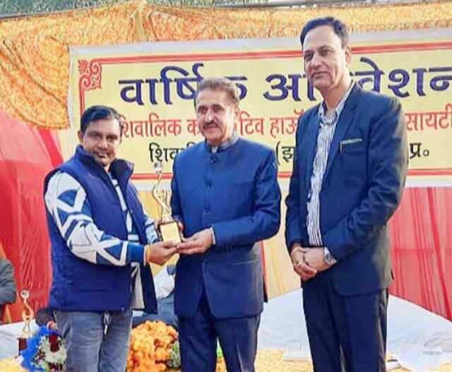 बीबीएन के पत्रकार ओम शर्मा को बेस्ट मोटिवेटर अवार्ड 