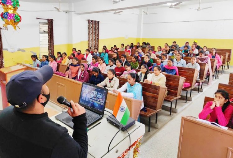 आईएएस अधिकारी बनने के लिए कड़ी मेहनत और सही रणनीति की जरूरत है: प्रोफैसर सिकंदर नेगी