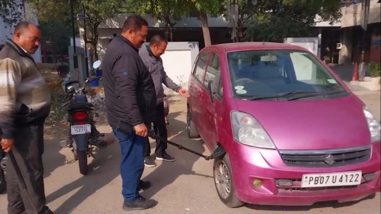 जालंधरः पुलिस ने कॉन्प्लेक्स और बस स्टैंड पर चलाया सर्च अभियान, देखें वीडियो