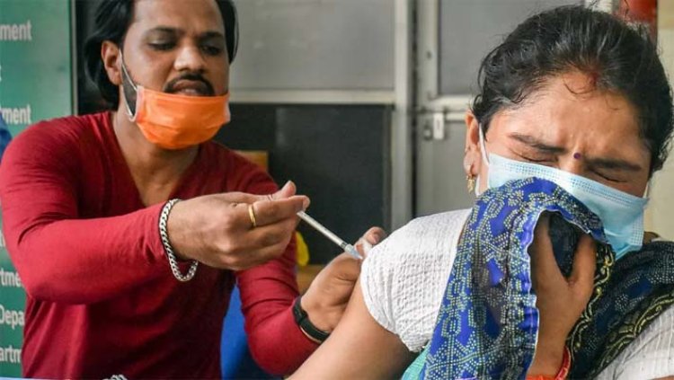 अस्पतालों में बढ़ी कोविड बूस्टर की मांग, स्टॉक खत्म!