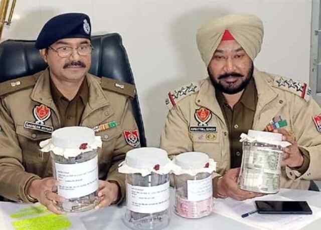 पंजाबः हथियार और लाखों रुपए सहित लूट गिरोह के 5 सदस्य गिरफ्तार
