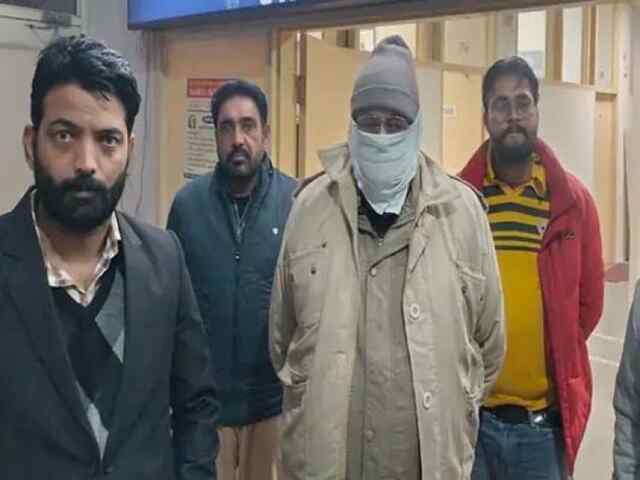 पंजाबः 50 हजार रुपए रिश्वत के मामले में सब-इंस्पेक्टर गिरफ़्तार  