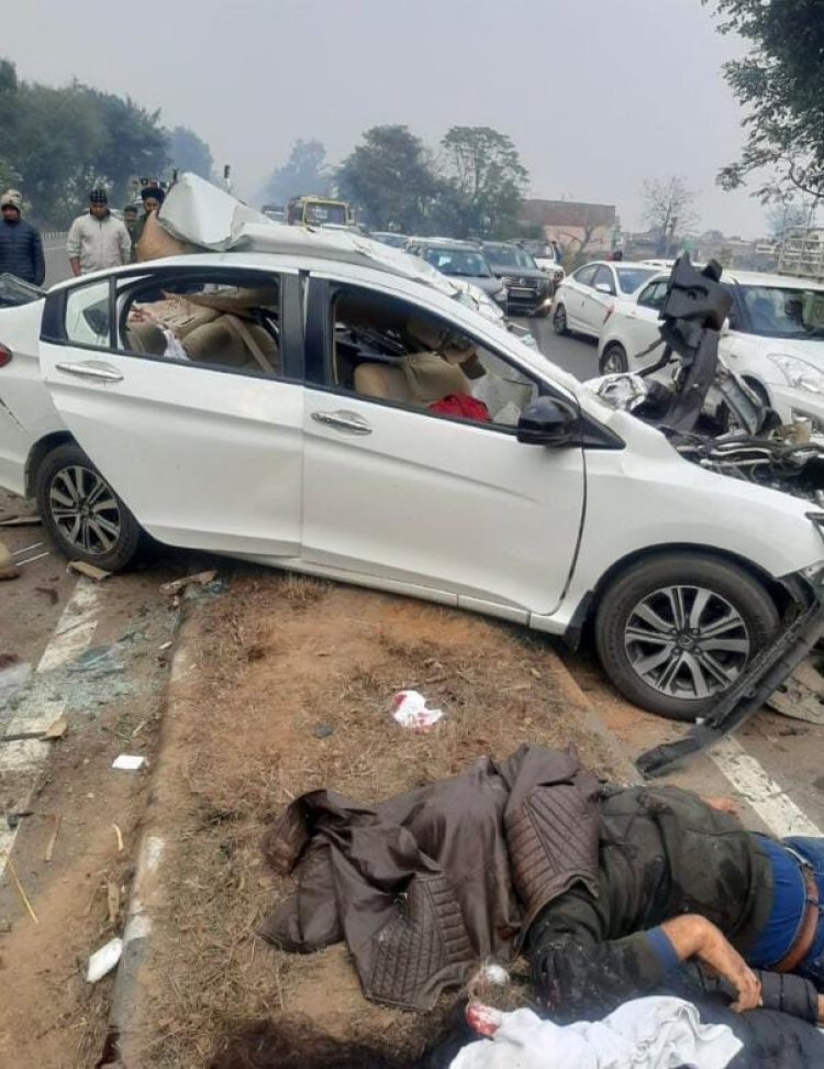 जालंधर में दिल दहलाने वाला हादसा, कार और ट्रक की टक्कर में 2 की मौत