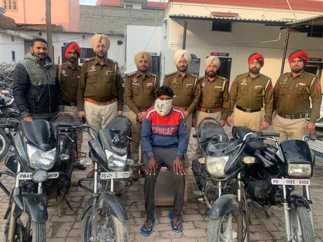 जालंधरः चोरी के 4 मोटरसाइकिल सहित आरोपी गिरफ्तार