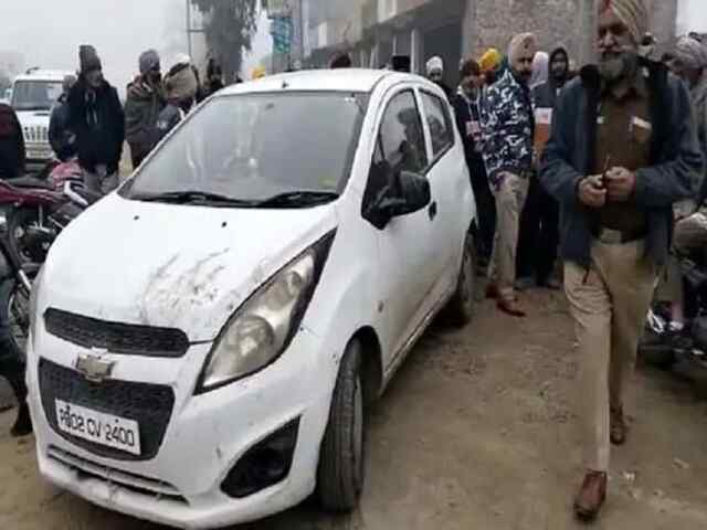 पंजाबः गाड़ी में नशा करते दो कांस्टेबल काबू, देखें वीडियो