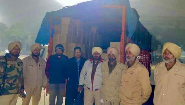 पंजाबः Excise Department ने विदेशी शराब का ट्रक किया काबू