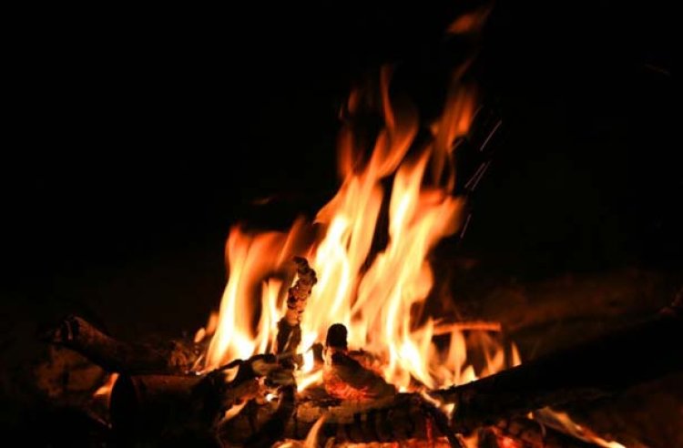 19 वर्षीय युवक ने पेट्रोल डालकर युवती को लगाई आग