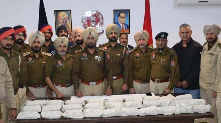 पंजाबः पुलिस और BSF ने भारी मात्रा में हेरोइन सहित 2 को किया काबू