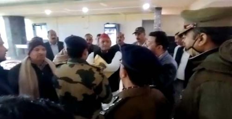 पूर्व सीएम को पुलिस अधिकारी पर नहीं भरोसा, कहा- क्या पता हमें जहर दे दो, देखें वीडियो