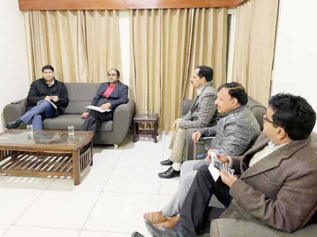 शिक्षा में गुणवत्ता लाने के साथ-साथ विद्यार्थियों के बहुमुखी विकास पर ध्यान दें अधिकारी – अभिषेक जैन