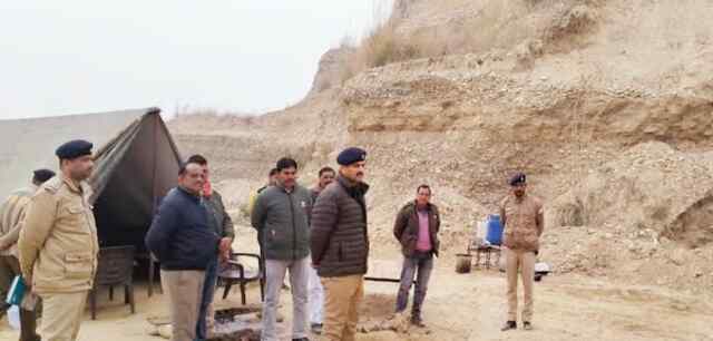 अवैध खनन में जुटे माफिया के खिलाफ कार्रवाई, देखें वीडियो