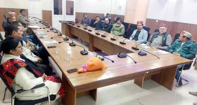 बसाल में बनने वाले डेयरी उत्कृष्ट केन्द्र स्थल का टीम सदस्यों ने किया दौरा