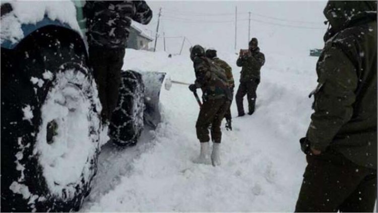 बड़ा हादसाः गहरी खाई में गिरने से सेना के 3 जवान शहीद