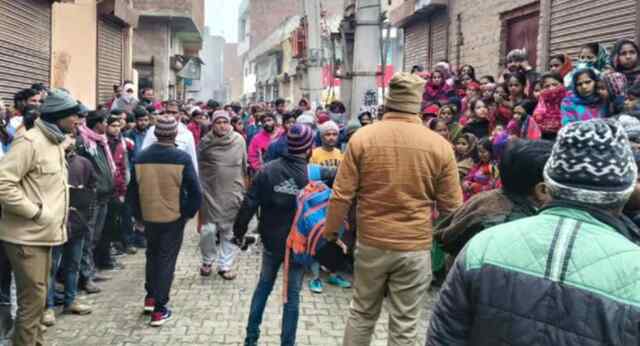 बड़ा हादसा: घर में सिलिंडर फटने से लगी आग, दंपती और चार बच्चे जिंदा जले