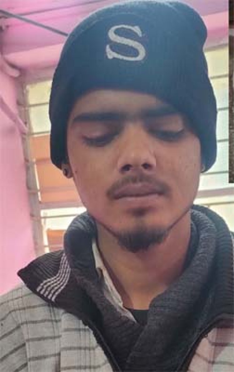 घर से 8 बम मिलने से मचा हड़कंप, एक युवक काबू