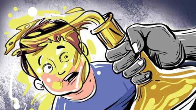 घर के सामने कुत्ता घुमाने पर किया ‘एसिड’ से हमला…