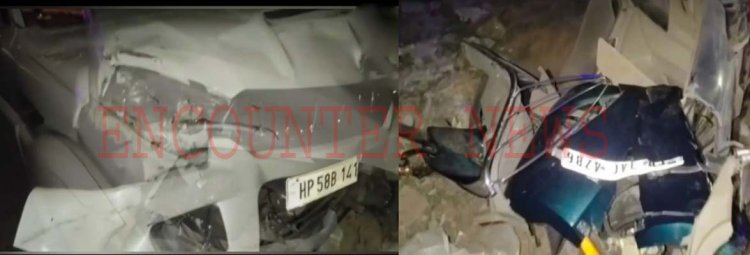पंजाबः भयानक सड़क हादसे में 2 लोगों की मौत, देखें तस्वीरें