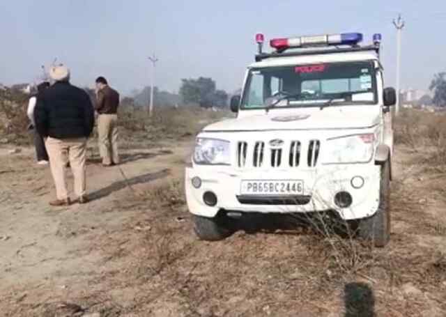 पंजाबः मिल्ट्री ग्राउंड में मिसाइल जैसी विस्फोटक सामग्री मिलने से मचा हड़कंप, पुलिस ने किया इलाका सील, देखें वीडियो