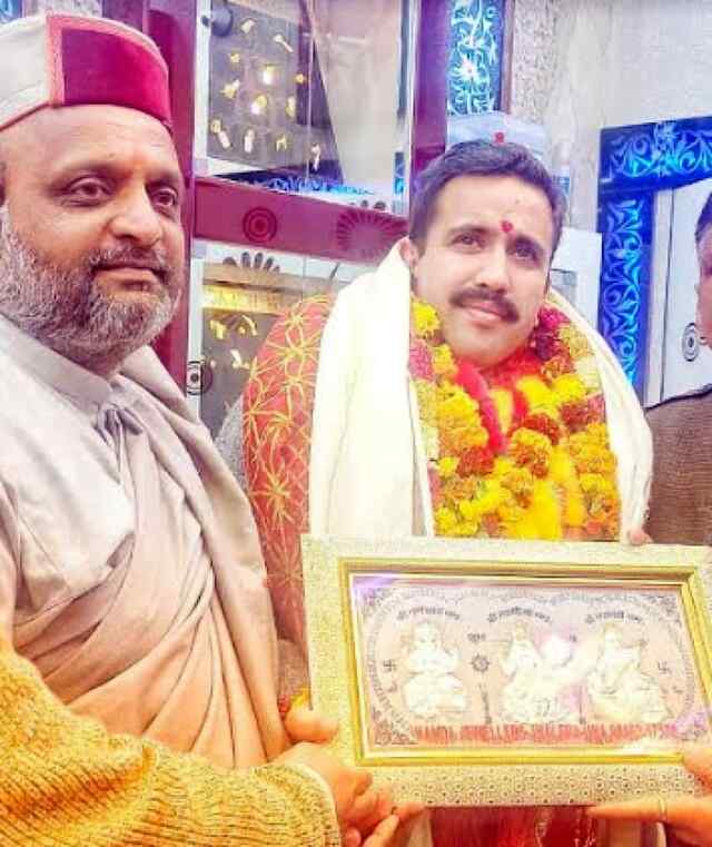 कुटलैहड़ में कैबिनट मन्त्री विक्रमादित्य का स्वागत कर किया सम्मानित