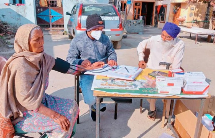 सांसद मोबाइल स्वास्थ्य टीम ने हलेडा बिलना लगाया जांच शिविर , 53 लोगों का स्वास्थ्य जांचा