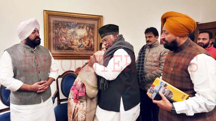 जालंधरः चौधरी संतोख सिंह के घर पहुंचे कांग्रेस अध्यक्ष, देखें तस्वीरें