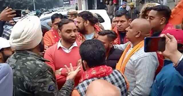 जालंधरः हिंदू संगठन और सिख जत्थेबंदियां हुई आमने-सामने, देखें वीडियो