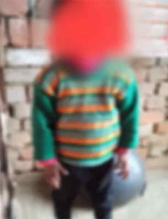 घर के बाहर खेल रही बच्ची का कत्ल