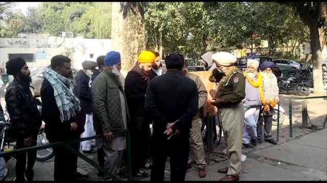 कपूरथलाः मृतक कांस्टेबल के परिवार ने संस्कार करने से किया मना, देखें वीडियो