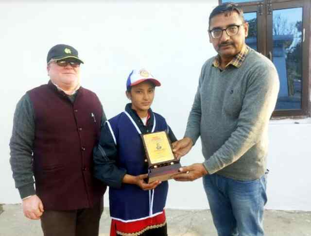 अंतरराष्ट्रीय जंबूरी कल्चरल में बढ़िया प्रर्दशन करने पर की छात्रा मानसी सम्मानित