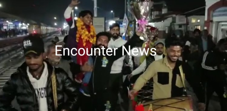 जालंधर: SAREGAMAPA  से चर्चित Harsh Sikandar का रेलवे स्टेशन पर गर्मजोशी से स्वागत, देखें वीडियो