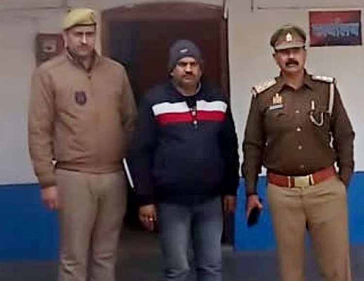 चलती ट्रेन में TTE ने साथी संग मिलकर महिला से किया रेप