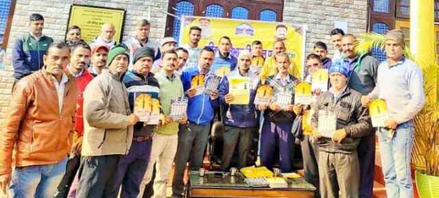 आरटीओ राजेश कौंडल ने बंगाणा में चालकों को सिखाए यातायात नियम