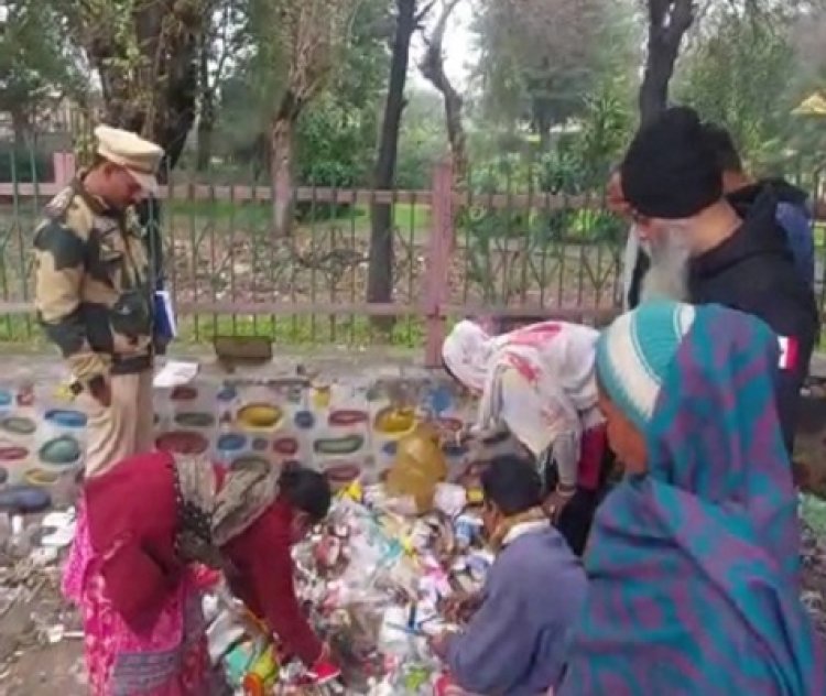 फगवाड़ाः कूड़े के ढेर में मिले श्री गुटका साहिब के अंग, संगत में भारी रोष