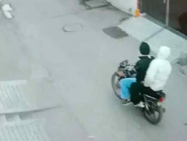 ASI के बेटे ने युवती को मारी गोली, देखें वीडियो