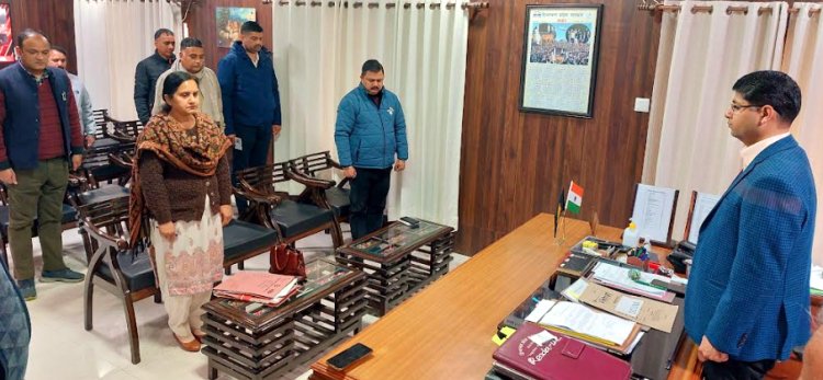 शहीदी दिवस पर रखा दो मिनट का मौन