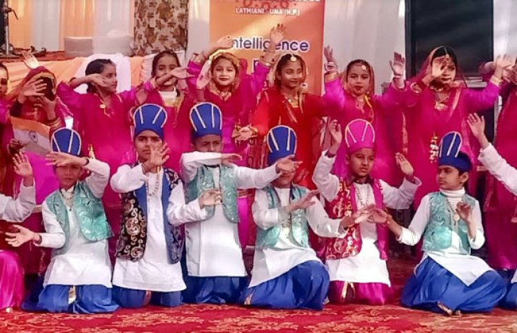 डीएवी पब्लिक स्कूल लठियाणी में पारितोषिक वितरण समारोह आयोजित