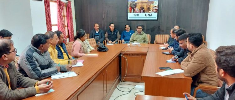 पारम्परिक पेयजल स्त्रातों व टंकियों की साफ-सफाई व क्लोरिनेशन करना सुनिश्चित करें – एडीसी