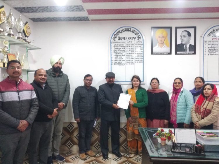 ਐਸ.ਪੀ. ਓਬਰਾਏ ਨੂੰ ਸਕੂਲ ਦੇ ਵਿਦਿਆਰਥੀਆਂ ਲਈ ਵਾਟਰ ਕੂਲਰ ਅਤੇ ਆਰ ਓ ਲਗਾਉਣ ਲਈ ਬੇਨਤੀ